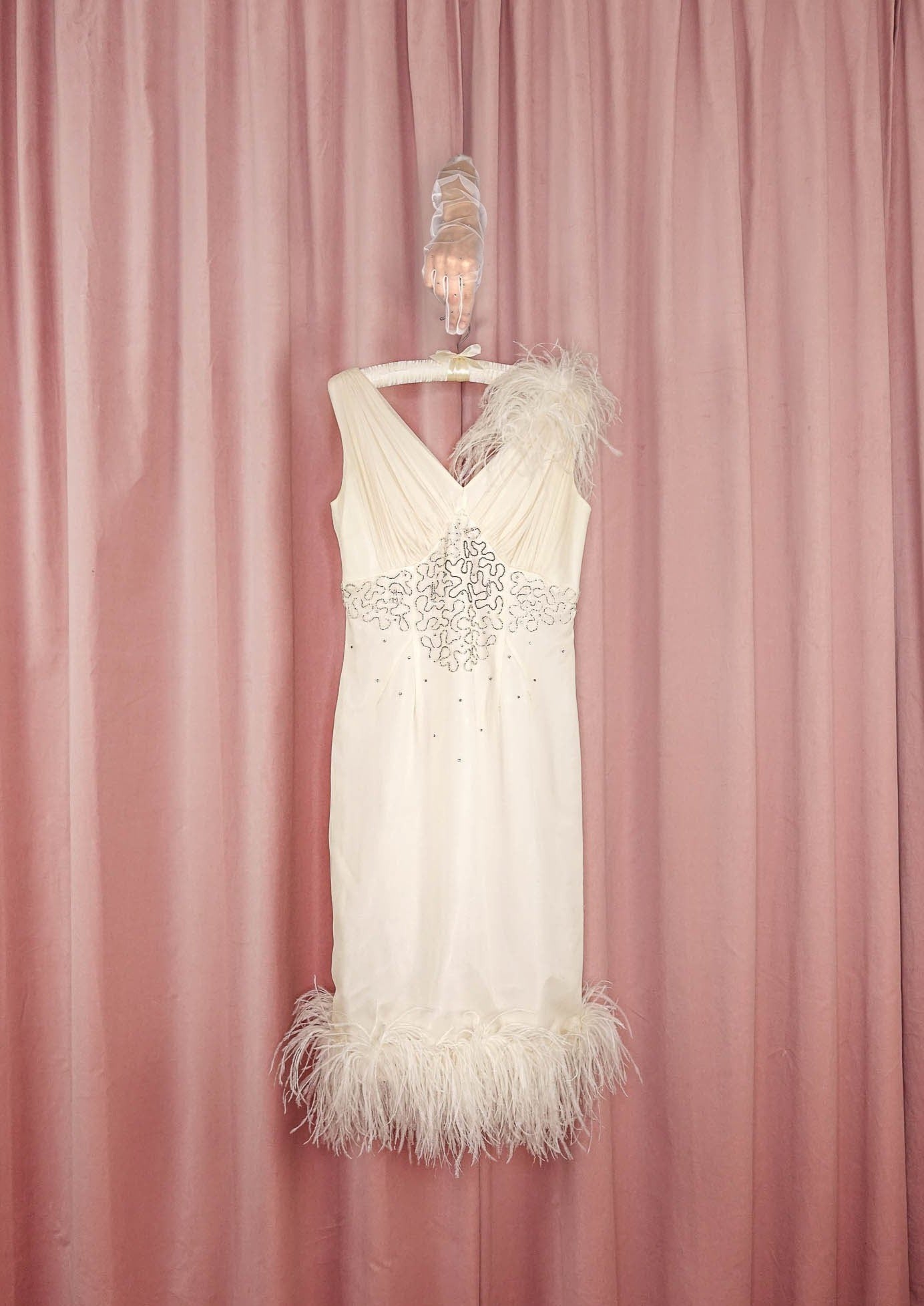 1960s Beaded Chiffon Wiggle Dress With Ostrich Trim – Cha Cha Linda Vintage 1960s Beaded Chiffon Wiggle Dress With Ostrich Trim – Cha Cha Linda Vintage